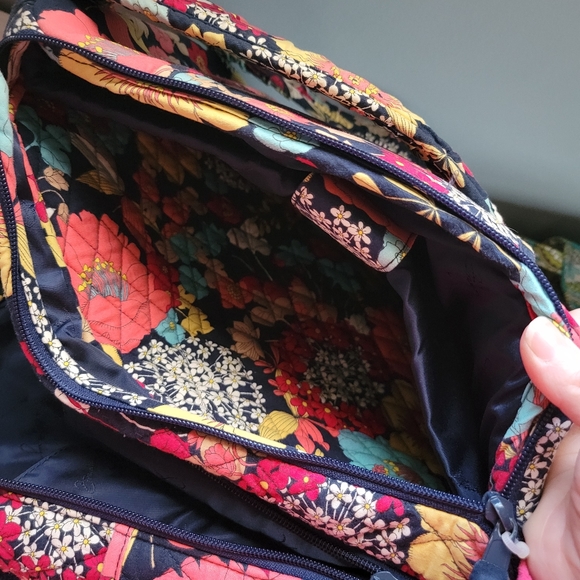 COPY - Vera Bradley Laptop Backpack Floral pattern - Picture 6 of 7